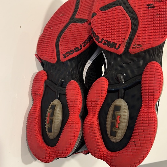 Basketball shoes - Picture 6 of 10